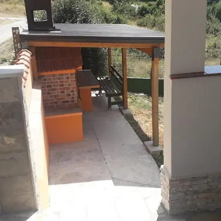 Weekend House Petar Lusnic