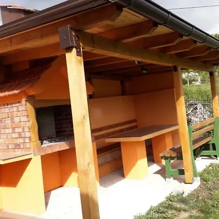 Weekend House Petar Lusnic
